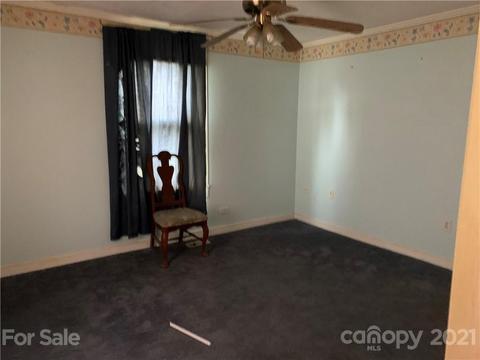 209 School St, Marion, NC 28752 photo 3