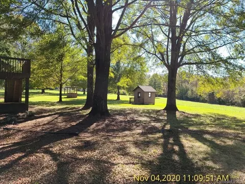 1181 Elgin Dr, Conover, NC 28613 photo 6
