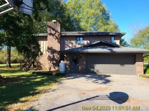 1181 Elgin Dr, Conover, NC 28613 photo 4