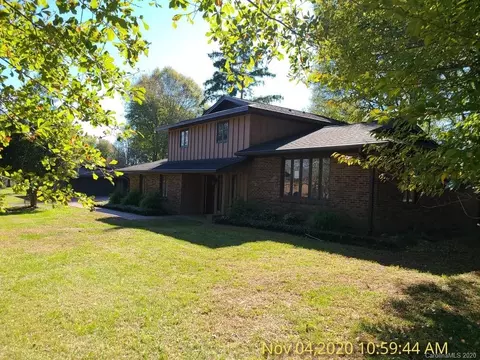 1181 Elgin Dr, Conover, NC 28613 photo 2