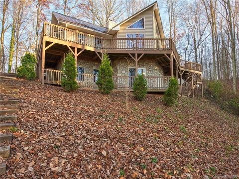 948 Redfield Dr, Clyde, NC 28721 photo 2