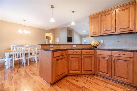 508 E Carpenter St, Maiden, NC 28650 photo 9