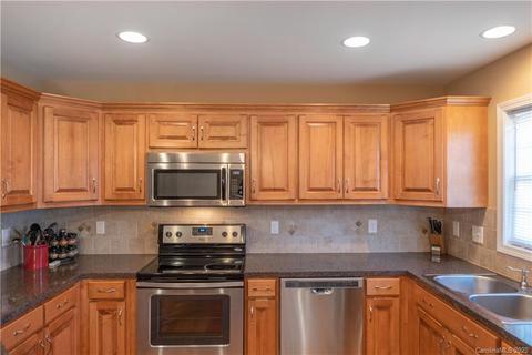 508 E Carpenter St, Maiden, NC 28650 photo 10