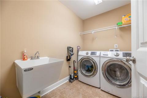 508 E Carpenter St, Maiden, NC 28650 photo 29