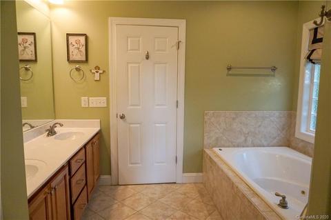 4014 Pinecrest Dr NE, Hickory, NC 28601 photo 22