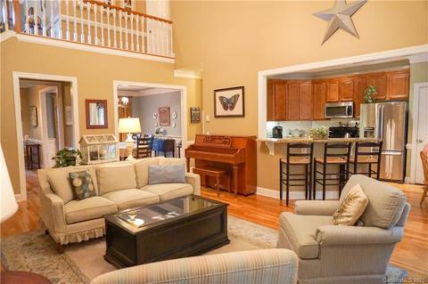 4014 Pinecrest Dr NE, Hickory, NC 28601 photo 11