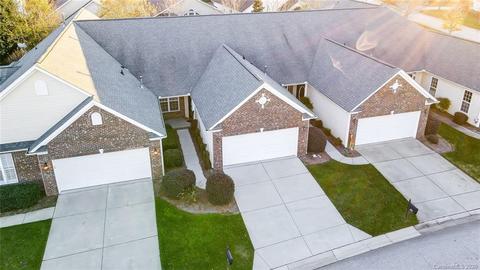 336 Garnet Ct, Fort Mill, SC 29708 photo 2