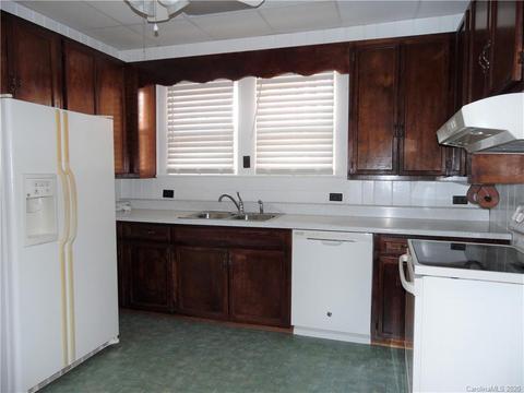 60 Pulliam St, Marion, NC 28752 photo 7