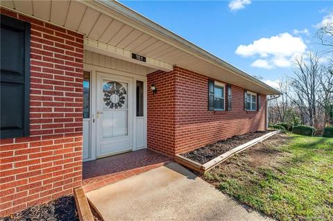 151 Hunter Dr, Marion, NC 28752 photo 2