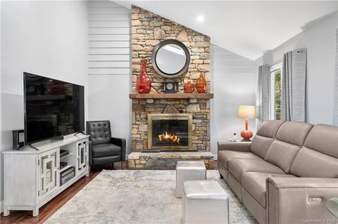 313 Main St, Fairview, NC 28730 photo 4
