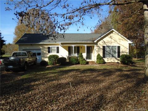 1230 Landsdowne Dr, Conover, NC 28613 photo 1