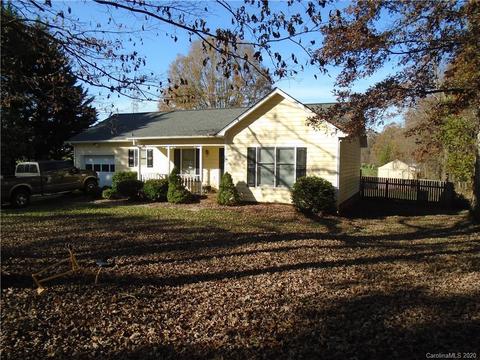 1230 Landsdowne Dr, Conover, NC 28613 photo 2