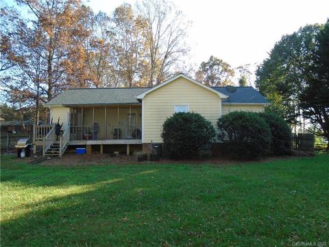 1230 Landsdowne Dr, Conover, NC 28613 photo 6