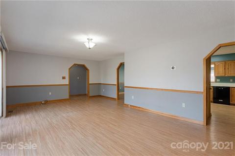 65 Web Pl, Mills River, NC 28759 photo 8