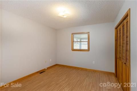 65 Web Pl, Mills River, NC 28759 photo 13