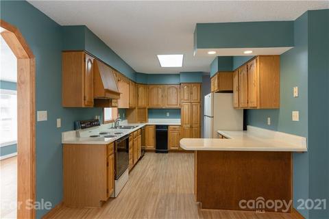65 Web Pl, Mills River, NC 28759 photo 9