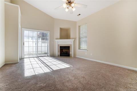 904 Copperstone Ln, Fort Mill, SC 29708 photo 2