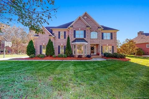 6619 Fox Ridge Cir, Davidson, NC 28036 photo 1