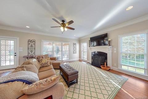 6619 Fox Ridge Cir, Davidson, NC 28036 photo 9