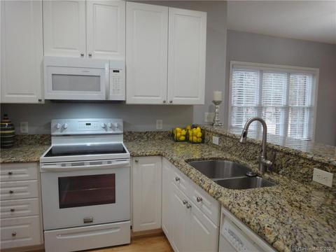 18805 Cloverstone Cir, Cornelius, NC 28031 photo 10