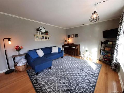 417 E Poplar St, Stanley, NC 28164 photo 3