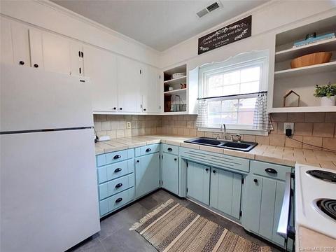 417 E Poplar St, Stanley, NC 28164 photo 7