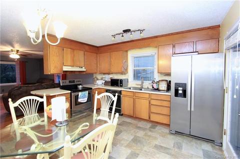 114 Sharon Pl, Hudson, NC 28638 photo 5