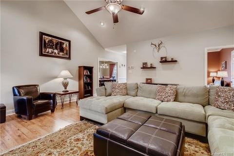 10768 Kingsview Dr, Davidson, NC 28036 photo 6