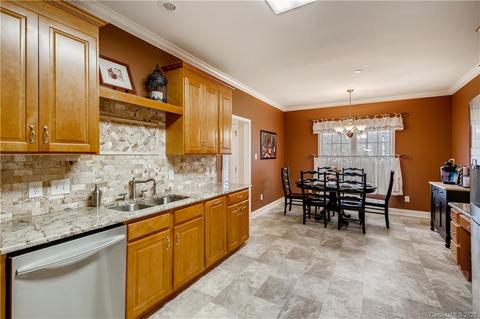 10768 Kingsview Dr, Davidson, NC 28036 photo 11