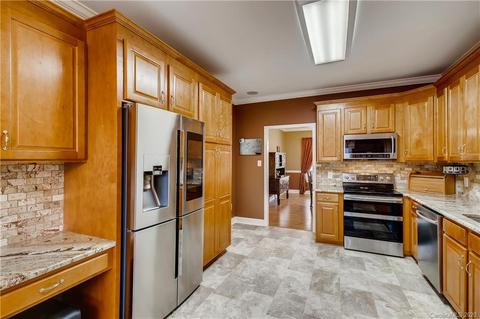 10768 Kingsview Dr, Davidson, NC 28036 photo 8