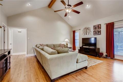 10768 Kingsview Dr, Davidson, NC 28036 photo 4