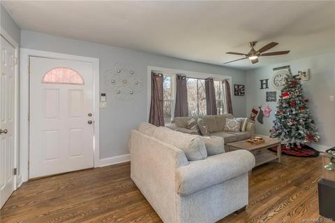 35 Mcdonald St, Tryon, NC 28782 photo 4