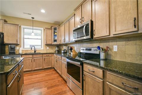 9 Maple St, Fletcher, NC 28732 photo 3