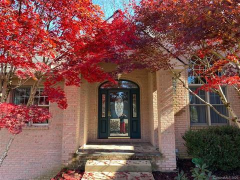 203 Eagle Point Dr, Brevard, NC 28712 photo 2
