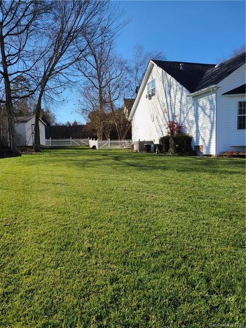 950 Avery Ct, Concord, NC 28025 photo 2