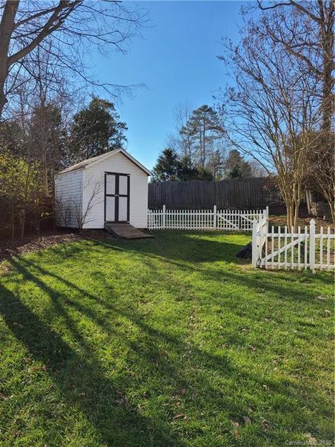 950 Avery Ct, Concord, NC 28025 photo 3