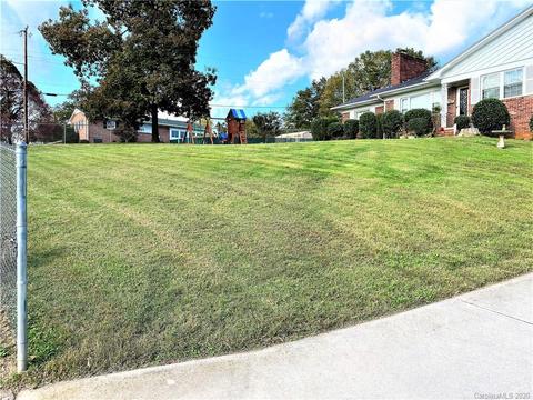 700 7th St SE, Hickory, NC 28602 photo 2