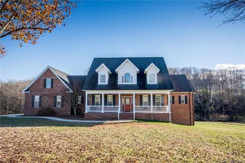 465 Fox Hunter Rd, Harmony, NC 28634 photo 1
