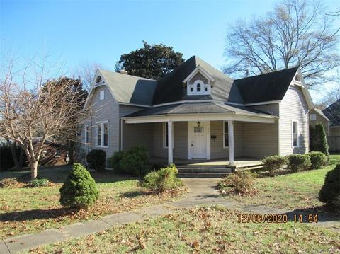 321 3rd St SE, Hickory, NC 28602 photo 1