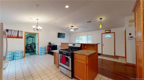 7725 Farmbrook Dr, Waxhaw, NC 28173 photo 8
