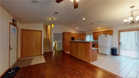 7725 Farmbrook Dr, Waxhaw, NC 28173 photo 6