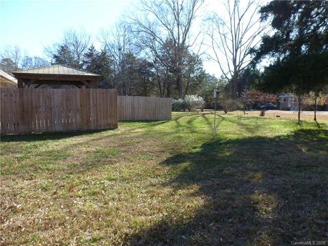 1917 Hickory Dr, Lancaster, SC 29720 photo 3