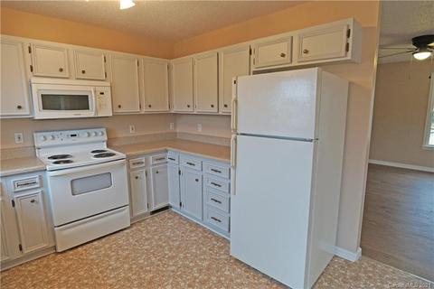 3755 Bridle Path Dr, Vale, NC 28168 photo 6