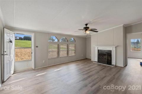 125 Stagecrest Dr, Harmony, NC 28634 photo 5