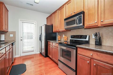 2139 Midnight Blue Ln, Fort Mill, SC 29708 photo 2