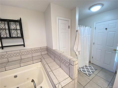 2827 Devonshire Rd, Newton, NC 28658 photo 16