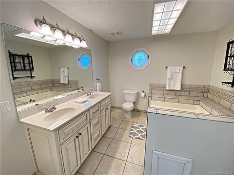 2827 Devonshire Rd, Newton, NC 28658 photo 14