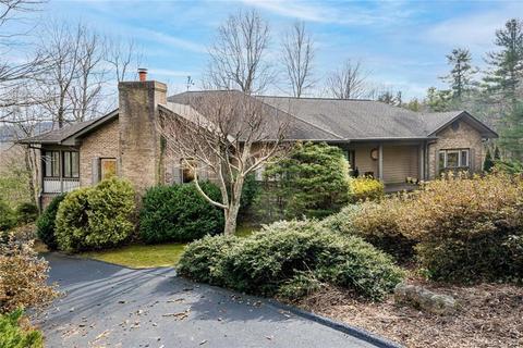 258 Red Maple Dr, Flat Rock, NC 28731 photo 2