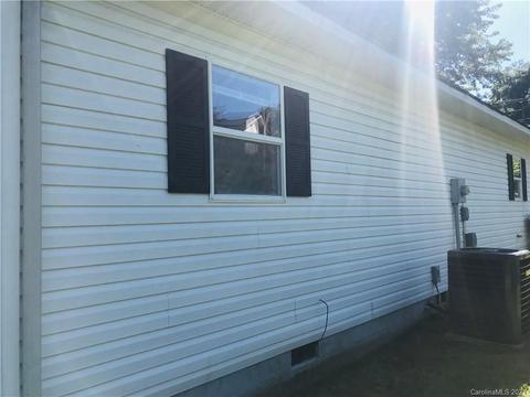 44 Murray St, Marion, NC 28752 photo 2