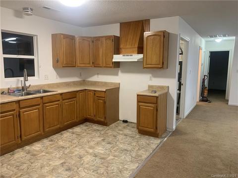 44 Murray St, Marion, NC 28752 photo 4